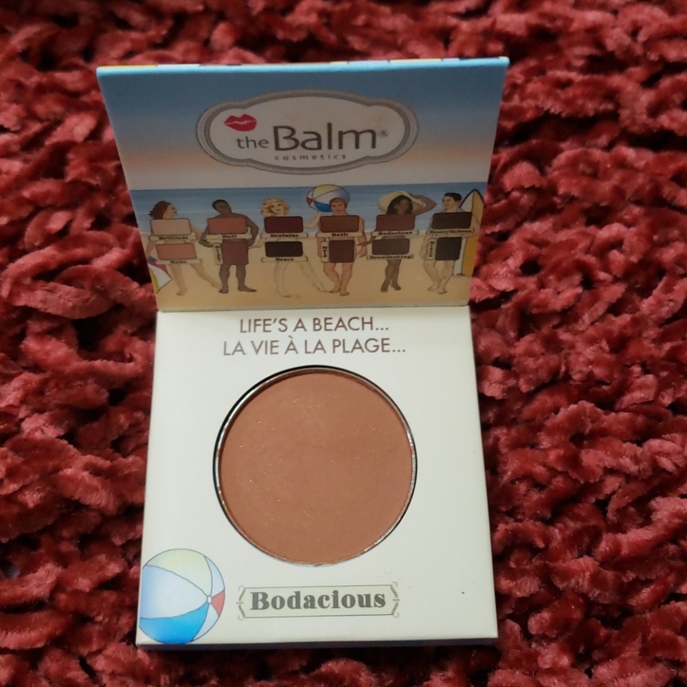 Single eyeshadow